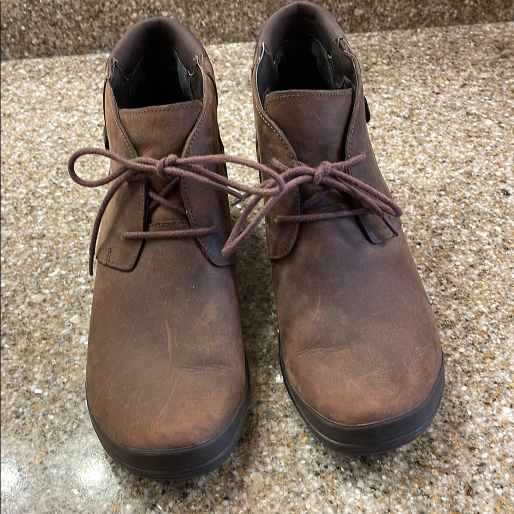 Women’s  Merrell Brown Nubuck Leather Ankle Boots